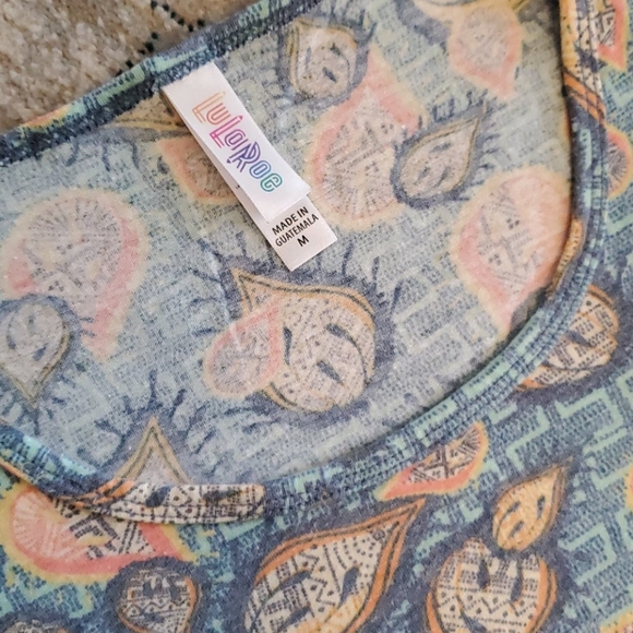 Lularoe shirt size M - Picture 2 of 4